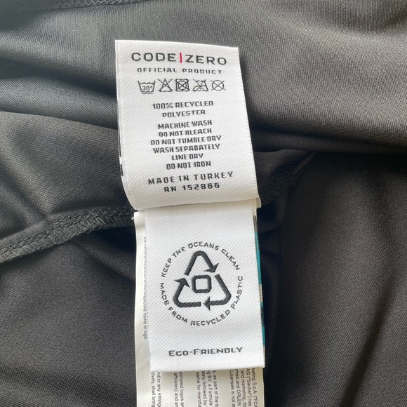 πMENS ALFA ROMEO OFFICIAL F1 TEAM SHIRT π - Picture 8 of 8